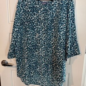 Women’s Laura Scott 🐆 Leopard Blues Button Blouse 2 pockets adjustable sleeves